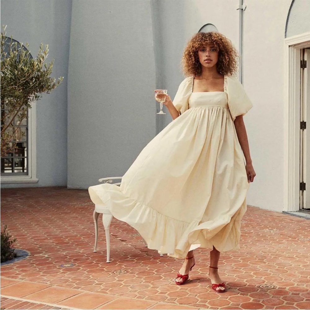 DÔEN CECELIA Silk Taffeta DRESS in Seed Pearl
Size Small
